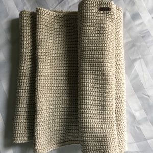 TOMS Infinity scarf